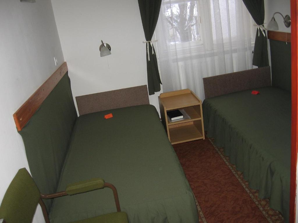 Mater Salvatoris House Hotel เกอเดิลเลอ ห้อง รูปภาพ