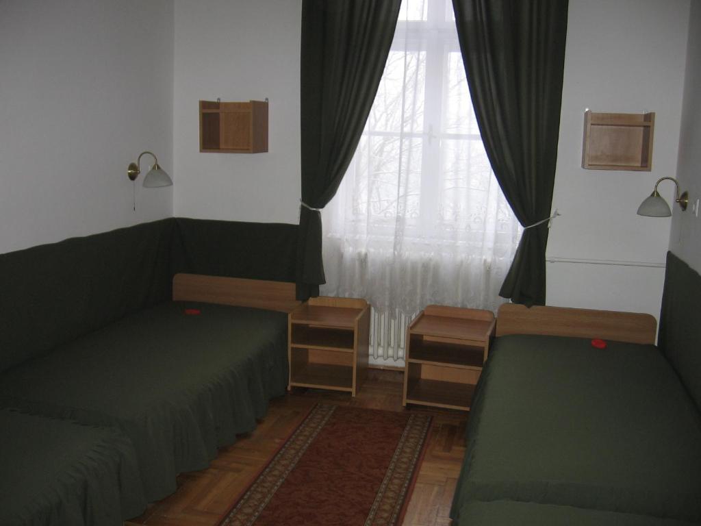 Mater Salvatoris House Hotel เกอเดิลเลอ ห้อง รูปภาพ