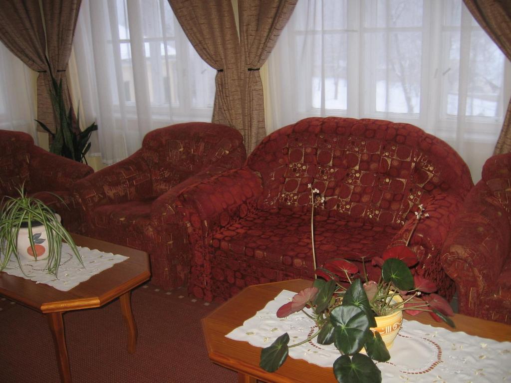 Mater Salvatoris House Hotel เกอเดิลเลอ ภายนอก รูปภาพ